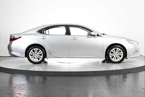 Silver Lining Metallic 2013 Lexus ES 350 Base