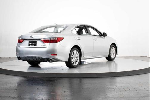 Silver Lining Metallic 2013 Lexus ES 350 Base