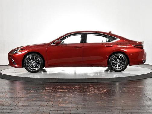 2025 Lexus ES 300h Base