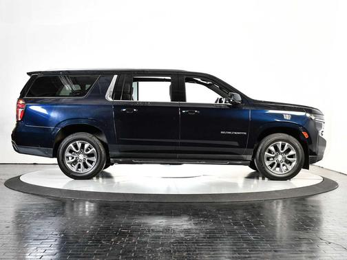 2023 Chevrolet Suburban LT