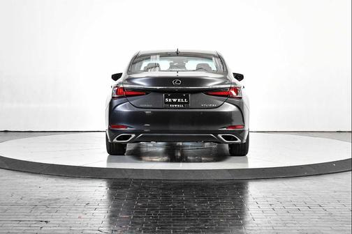 2023 Lexus ES 350 Base