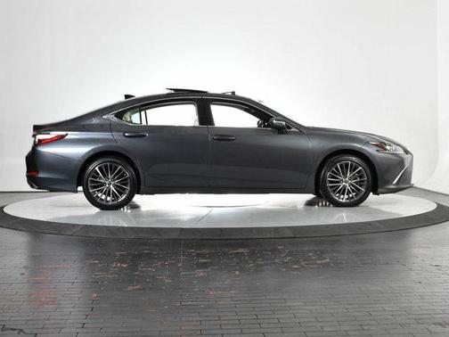 2022 Lexus ES 350 Base