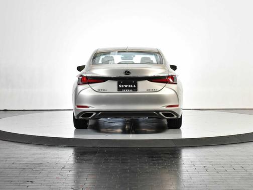 2023 Lexus LS 500 Base