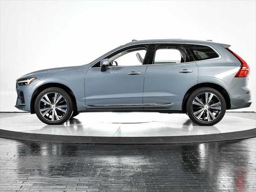 2022 Volvo XC60 B5 Inscription