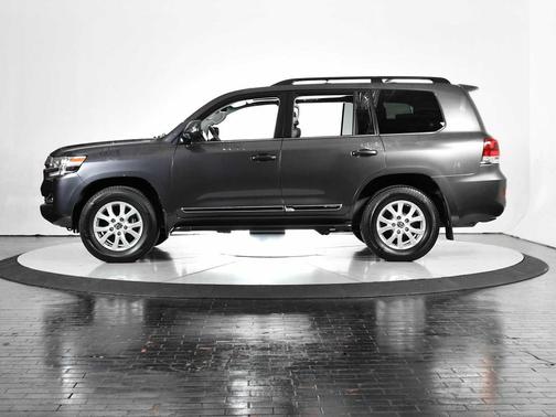 2018 Toyota Land Cruiser Base