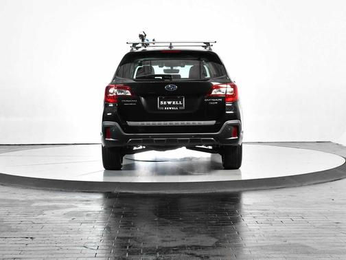 Crystal Black Silica 2019 Subaru Outback 3.6R Touring