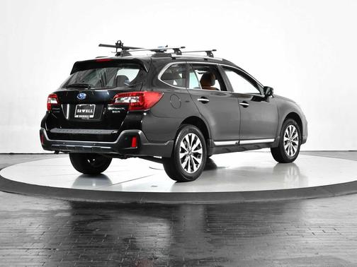 Crystal Black Silica 2019 Subaru Outback 3.6R Touring