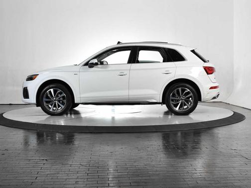2023 Audi Q5 45 S line Premium Plus