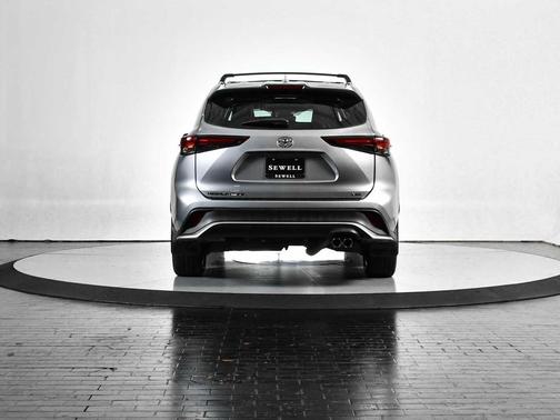 2024 Toyota Highlander XSE