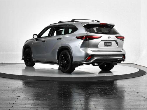 2024 Toyota Highlander XSE