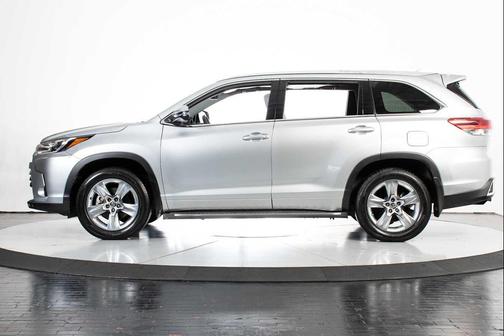 Celestial Silver Metallic 2019 Toyota Highlander Limited