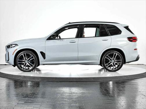 2024 BMW X5 M60i