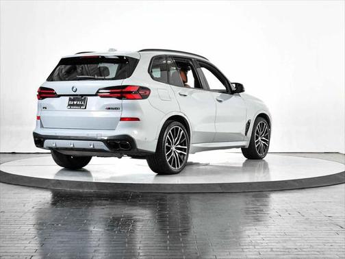 2024 BMW X5 M60i