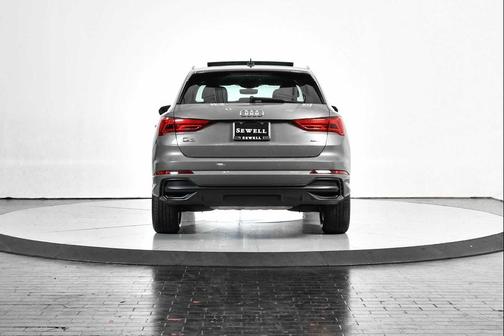 2022 Audi Q3 45 S line Premium