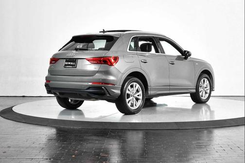 2022 Audi Q3 45 S line Premium