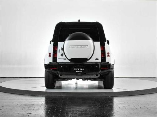 2022 Land Rover Defender 110 X-Dynamic SE