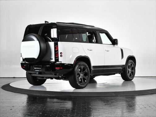 2022 Land Rover Defender 110 X-Dynamic SE