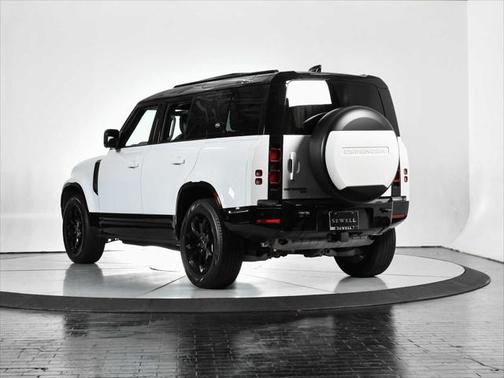 2022 Land Rover Defender 110 X-Dynamic SE