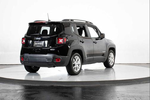 Black Clearcoat 2021 Jeep Renegade Latitude