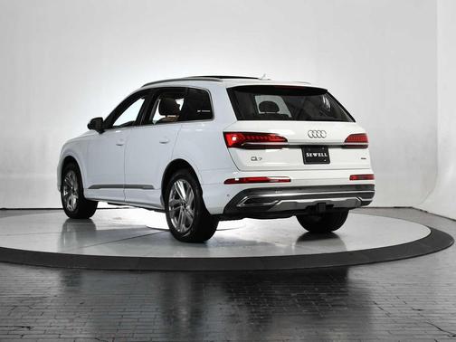 2024 Audi Q7 55 Premium