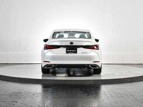 2024 Lexus ES 350 Base