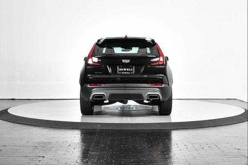 2022 Cadillac XT4 Premium Luxury