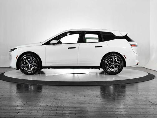 2026 BMW iX xDrive60