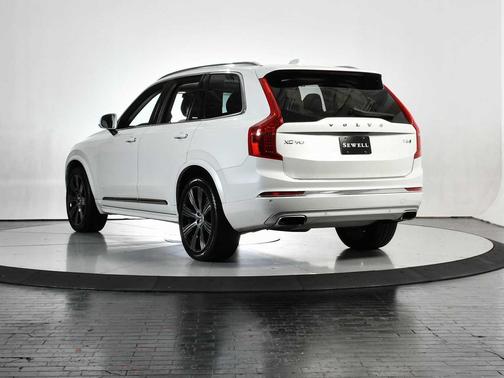 Crystal White Metallic 2020 Volvo XC90 T6 Inscription