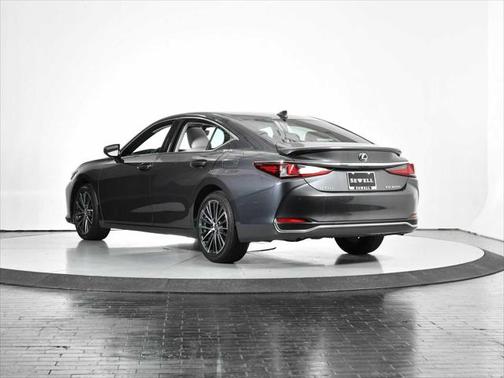 2023 Lexus ES 300h Base