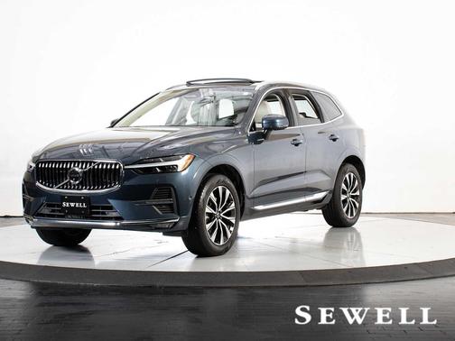 /BLUE 2023 Volvo XC60 B5 Plus Bright Theme