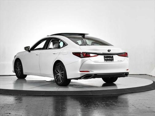 2023 Lexus ES 350 Base