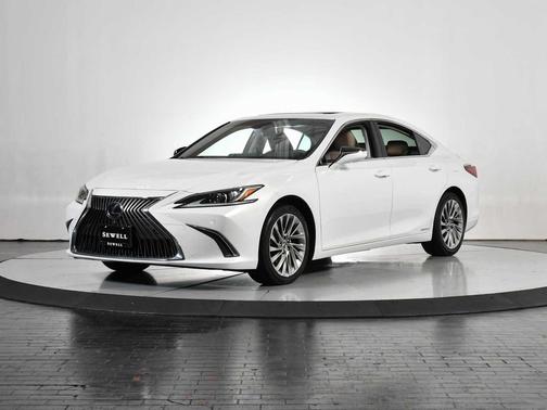 2019 Lexus ES 300h Luxury