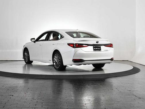 2019 Lexus ES 300h Luxury