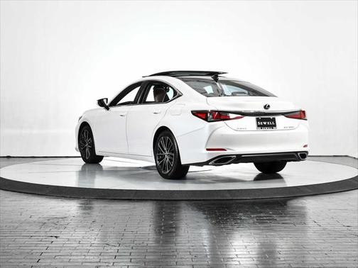 2022 Lexus ES 350 Base