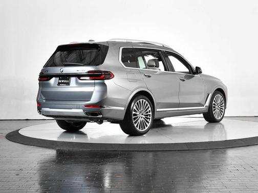 2024 BMW X7 xDrive40i