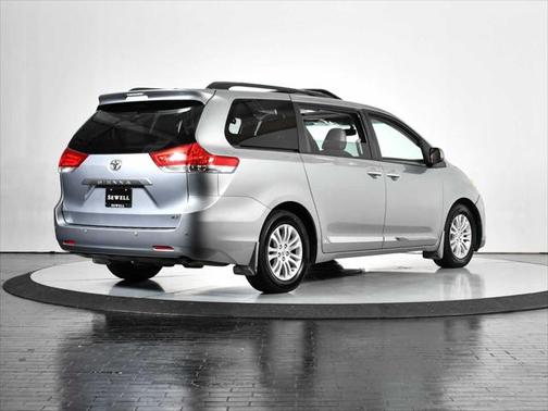 2013 Toyota Sienna XLE