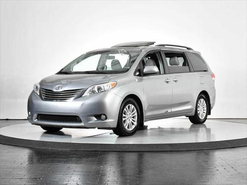 2013 Toyota Sienna XLE