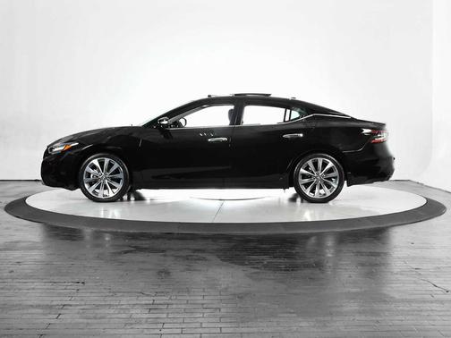 Super Black 2023 Nissan Maxima 3.5 Platinum