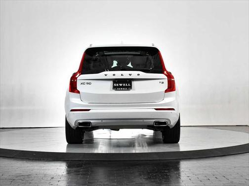 2020 Volvo XC90 T5 Momentum
