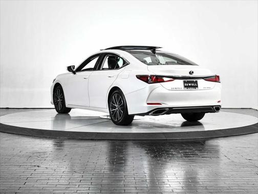 2025 Lexus ES 350 Base