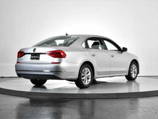 2016 Volkswagen Passat 1.8T S