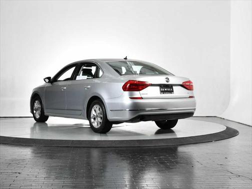 2016 Volkswagen Passat 1.8T S