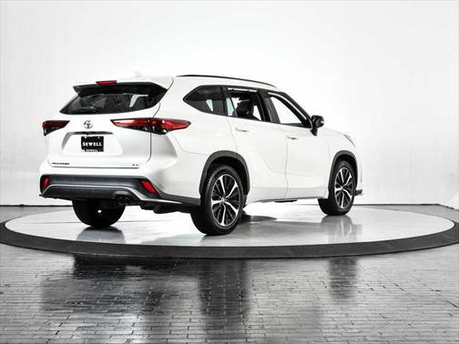 2021 Toyota Highlander XSE