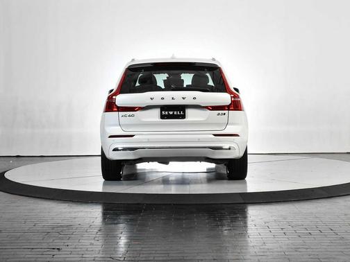 2022 Volvo XC60 B5 Inscription