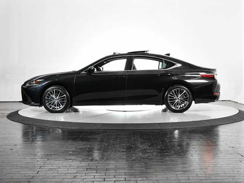 2022 Lexus ES 350 Base