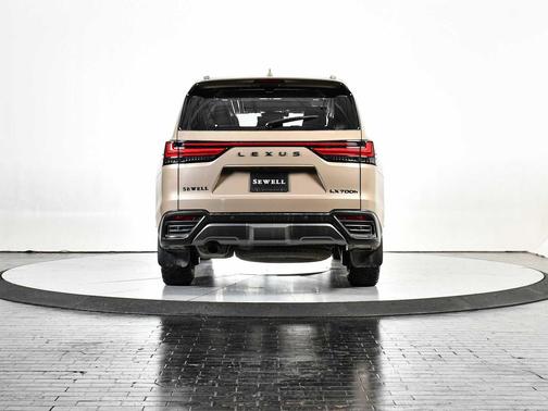 2025 Lexus LX 700h Overtrail