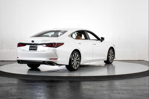 Eminent White Pearl 2019 Lexus ES 350 Base