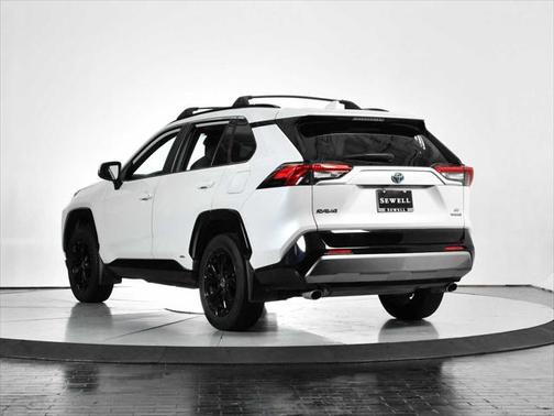 2024 Toyota RAV4 Hybrid SE