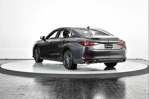 2022 Lexus ES 350 Base
