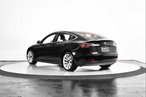 Obsidian Black Metallic 2018 Tesla Model 3 Mid Range